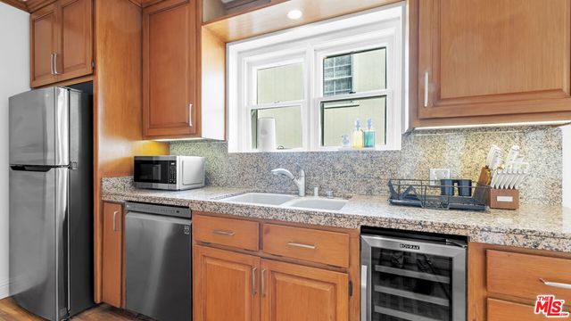 10575 Holman Avenue, Los Angeles, CA 90024