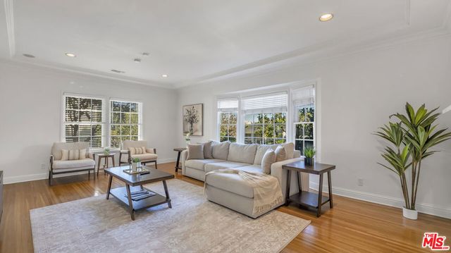 10575 Holman Avenue, Los Angeles, CA 90024