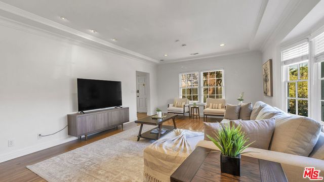 10575 Holman Avenue, Los Angeles, CA 90024