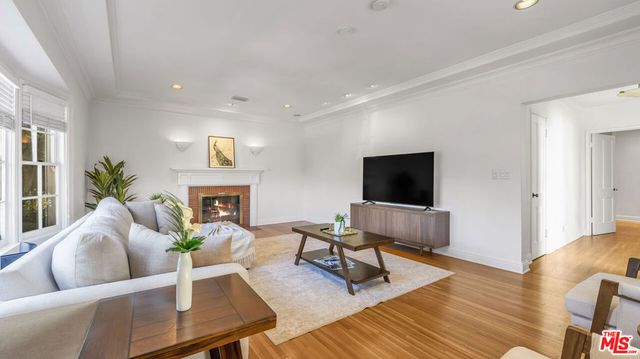 10575 Holman Avenue, Los Angeles, CA 90024