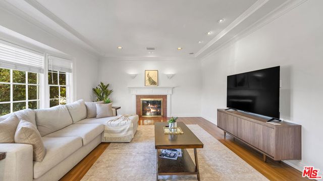 10575 Holman Avenue, Los Angeles, CA 90024