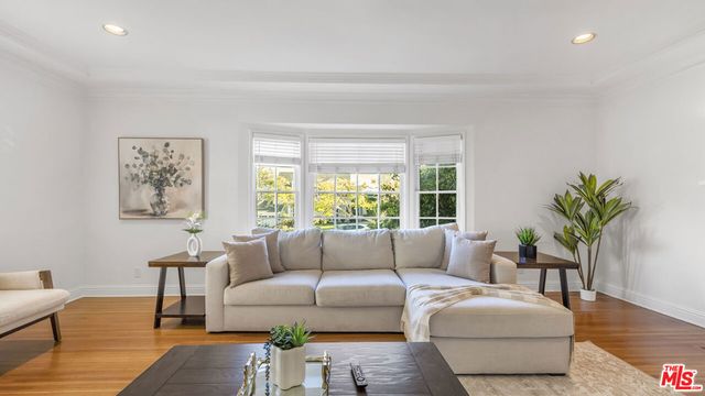 10575 Holman Avenue, Los Angeles, CA 90024