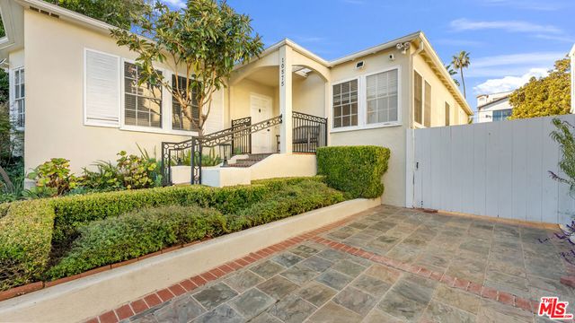 10575 Holman Avenue, Los Angeles, CA 90024