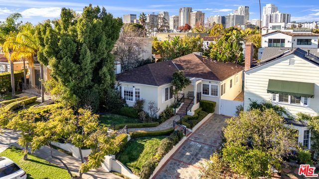 10575 Holman Avenue, Los Angeles, CA 90024