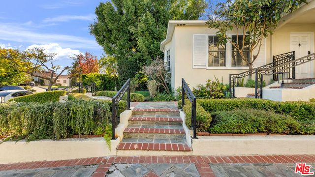 10575 Holman Avenue, Los Angeles, CA 90024