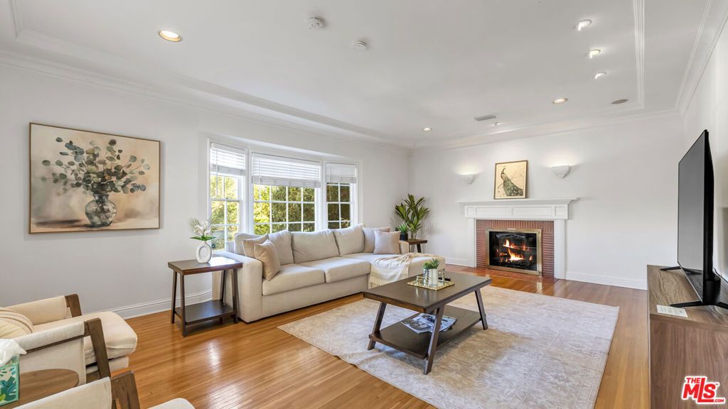 10575 Holman Avenue, Los Angeles, CA 90024