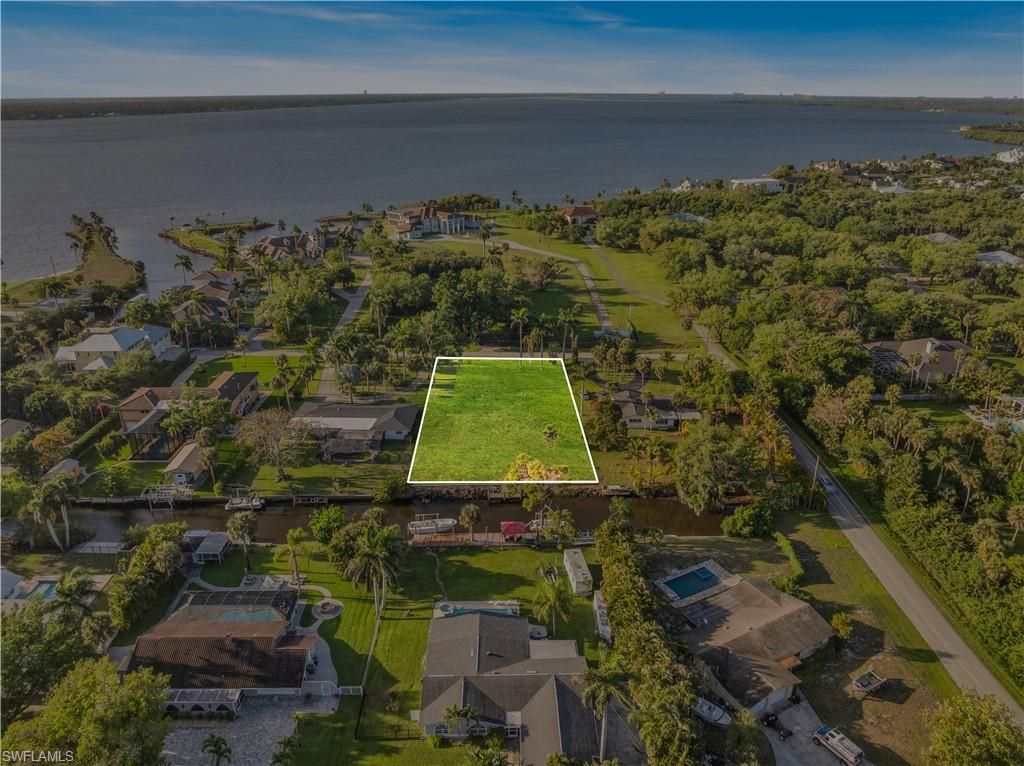 62 Wolcott DR, NORTH FORT MYERS, FL 33903 — photo 2