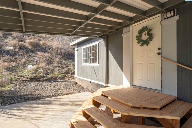 93 Ridgecliff Drive, Richland, WA 99352