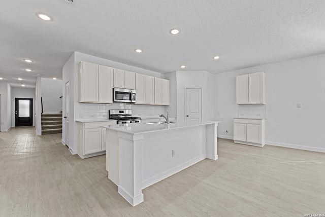 2315 Fort Davis Pass, Marion, TX 78124