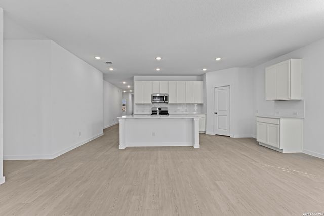 2315 Fort Davis Pass, Marion, TX 78124