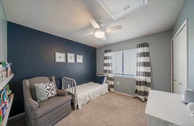 2435 Pendant Oak, San Antonio, TX 78232