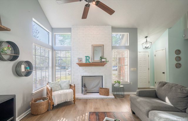 2435 Pendant Oak, San Antonio, TX 78232