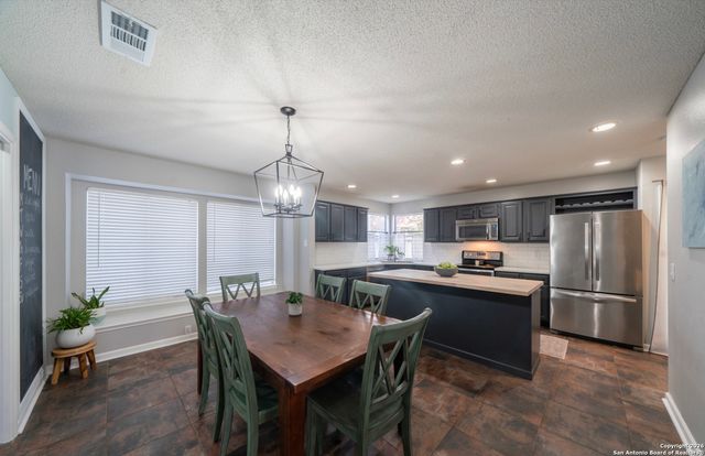 2435 Pendant Oak, San Antonio, TX 78232