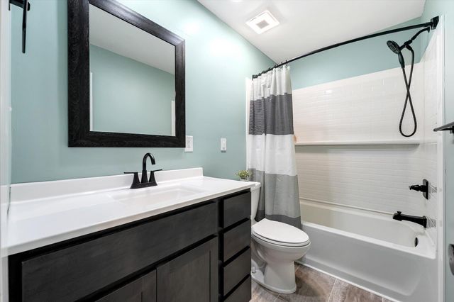 193 Lantern Drive Nw, Alpine Twp, MI 49321