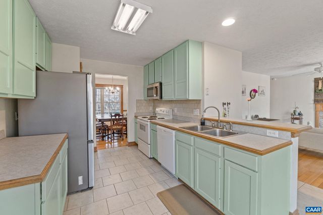 8 DEERPATH RD, Palmyra, VA 22963