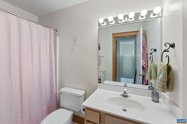 8 DEERPATH RD, Palmyra, VA 22963