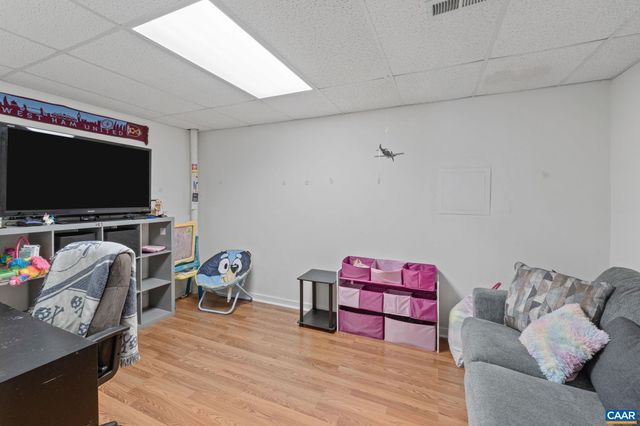 8 DEERPATH RD, Palmyra, VA 22963