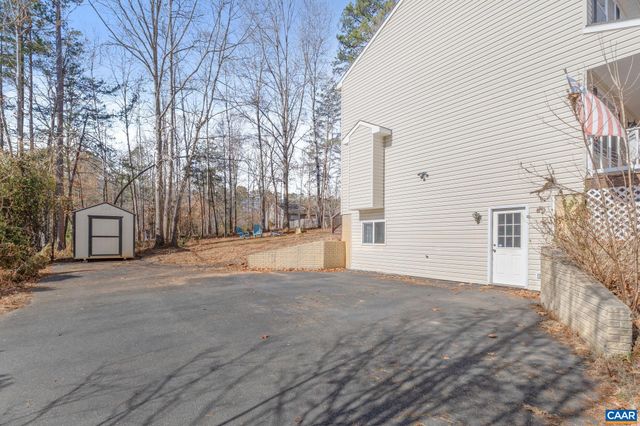 8 DEERPATH RD, Palmyra, VA 22963