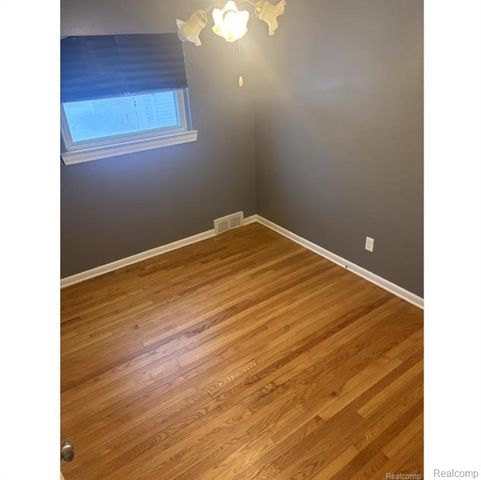 25146 Wagner Avenue, Warren, MI 48089