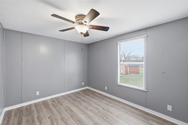 115 Saddle Horn Drive, Hewitt, TX 76643