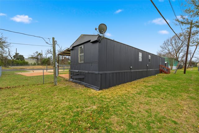 115 Saddle Horn Drive, Hewitt, TX 76643