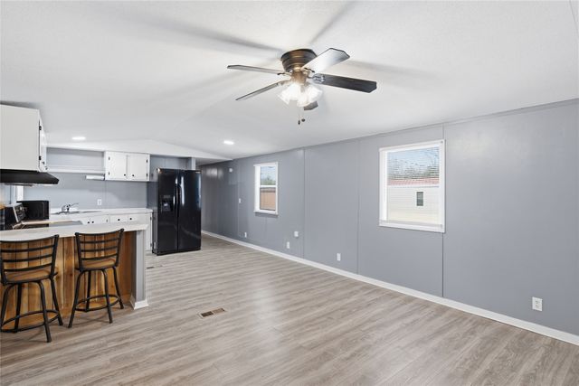 115 Saddle Horn Drive, Hewitt, TX 76643