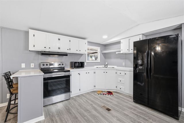 115 Saddle Horn Drive, Hewitt, TX 76643