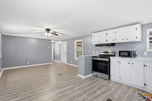 115 Saddle Horn Drive, Hewitt, TX 76643