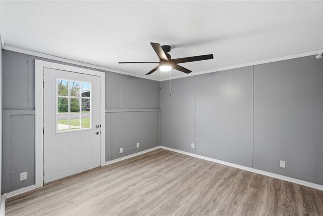 115 Saddle Horn Drive, Hewitt, TX 76643