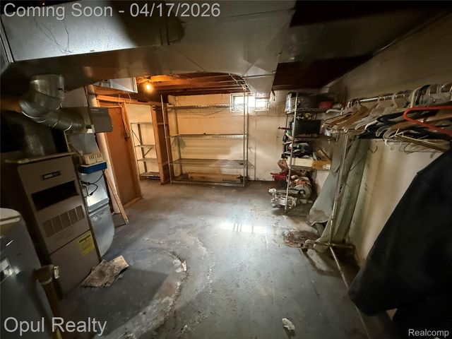 23382 Ann Arbor Trail, Dearborn Heights, MI 48127