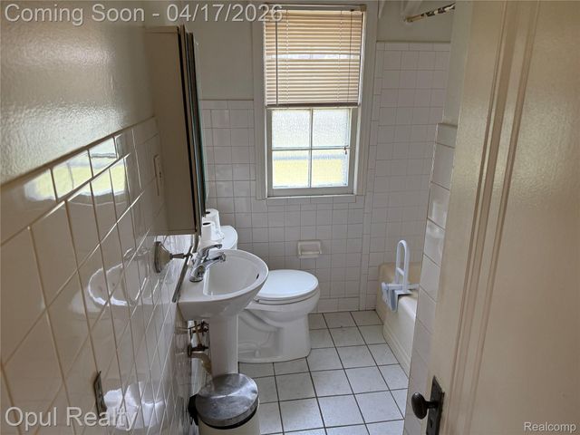 23382 Ann Arbor Trail, Dearborn Heights, MI 48127