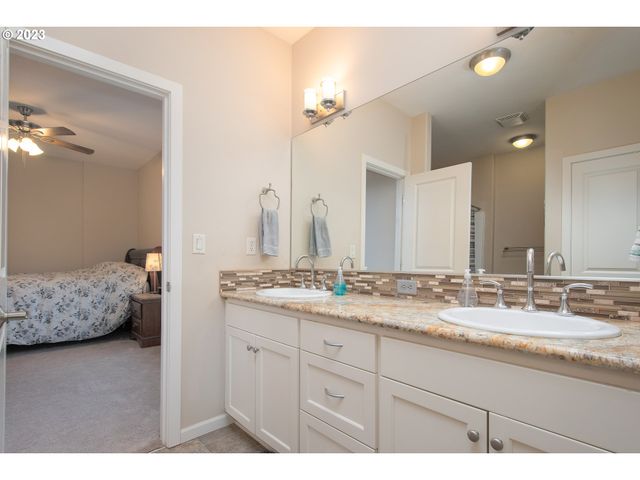 4647 Se HONORS Dr, Gresham, OR 97080