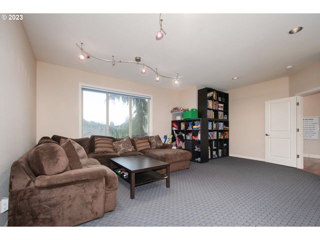 4647 Se HONORS Dr, Gresham, OR 97080