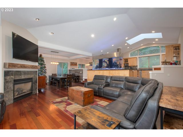 4647 Se HONORS Dr, Gresham, OR 97080