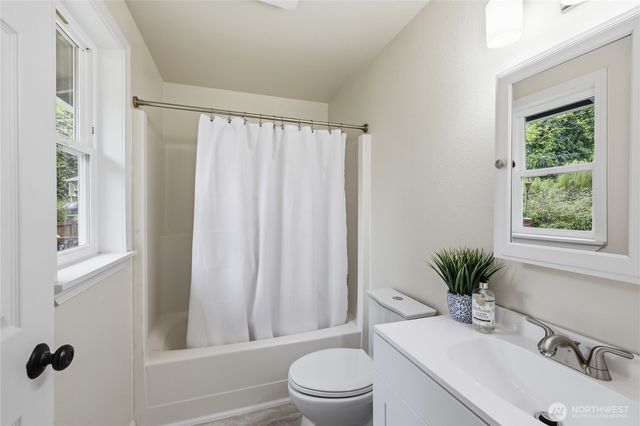 1851 NW Circle Drive N, Poulsbo, WA 98370