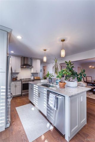 745 Haw Thicket Lane, St Louis, MO 63131