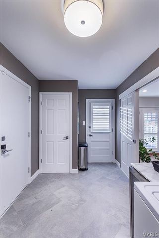 745 Haw Thicket Lane, St Louis, MO 63131