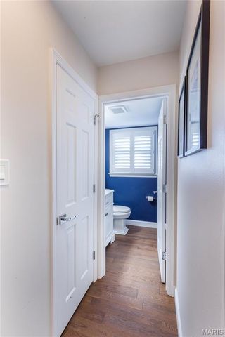745 Haw Thicket Lane, St Louis, MO 63131