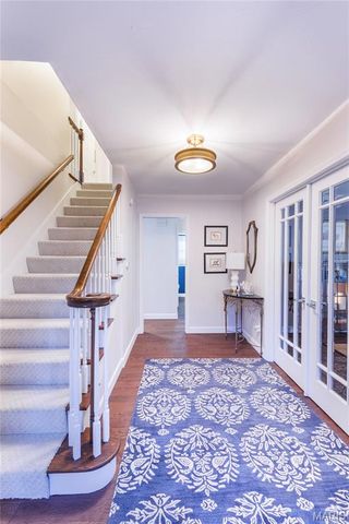 745 Haw Thicket Lane, St Louis, MO 63131
