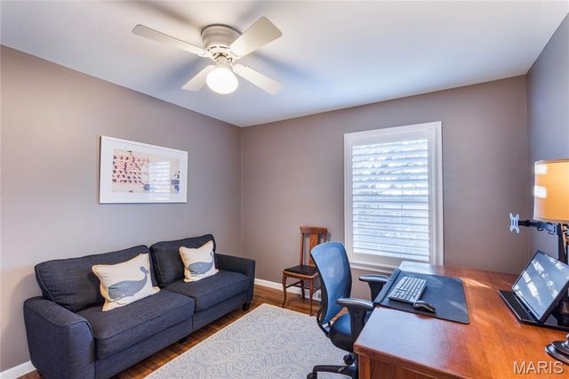 745 Haw Thicket Lane, St Louis, MO 63131