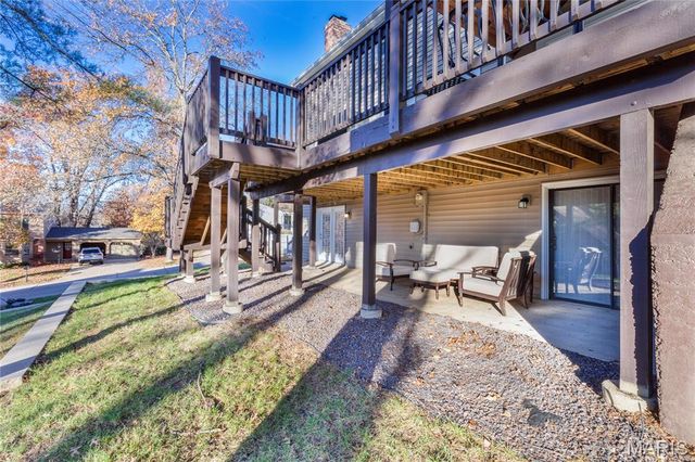 745 Haw Thicket Lane, St Louis, MO 63131