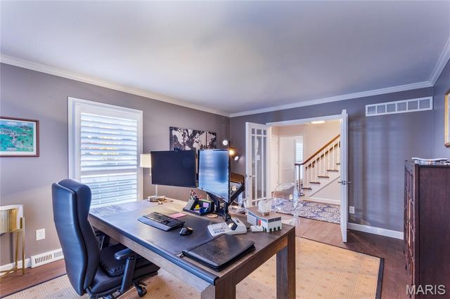 745 Haw Thicket Lane, St Louis, MO 63131