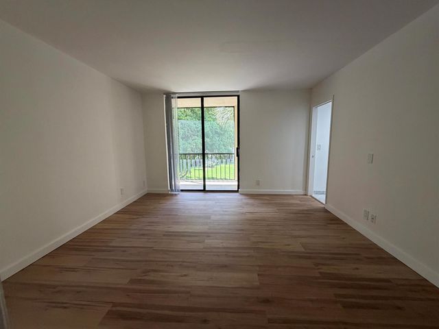 5220 Las Verdes Circle 317, Delray Beach, FL 33484