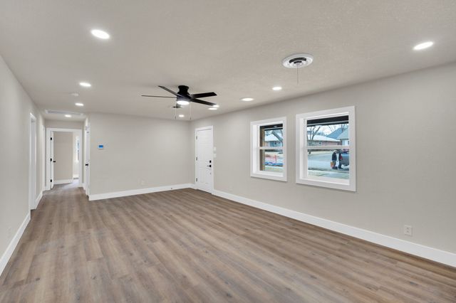 203 W Avenue K, Midlothian, TX 76065