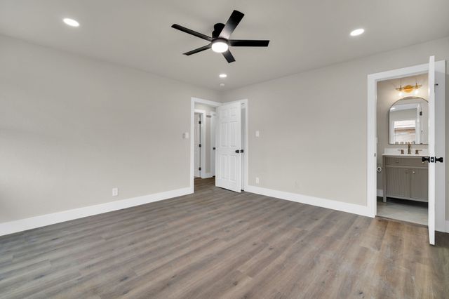 203 W Avenue K, Midlothian, TX 76065