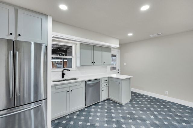 203 W Avenue K, Midlothian, TX 76065