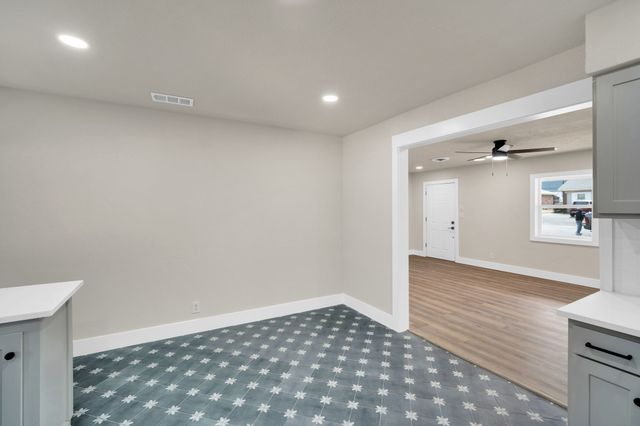 203 W Avenue K, Midlothian, TX 76065