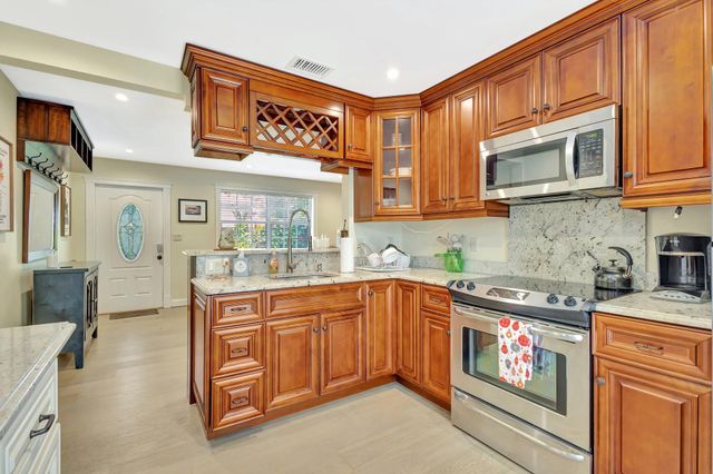 227 NE 12th Street 1, Delray Beach, FL 33444