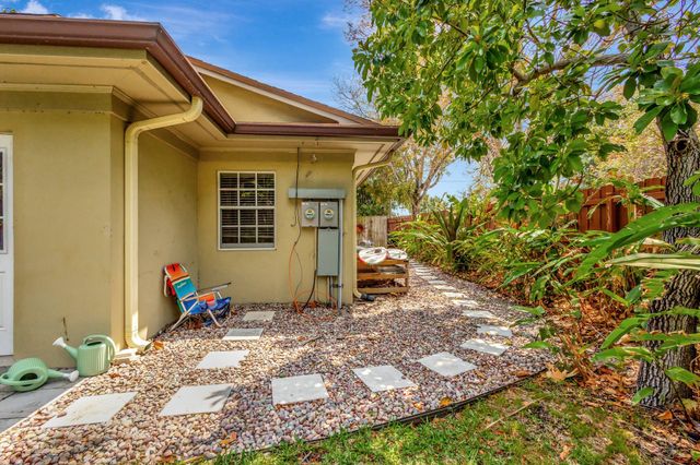 227 NE 12th Street 1, Delray Beach, FL 33444