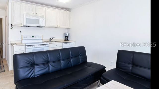 40 Folly Field Rd Apt B109, Hilton Head Island, SC 29928